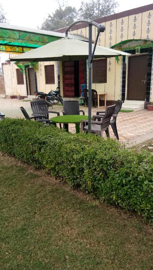 Radha Krishna Dham Villa Vrindavan Exterior photo